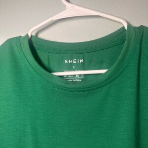 SHEIN Green Cropped T-Shirt